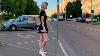 Русский пикапер подцепил белокурую девушку на улице и трахнул глубоко в ротик у себя дома