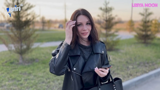 Незнакомка раздвинула киску и села на ротик для дикого facesitting!